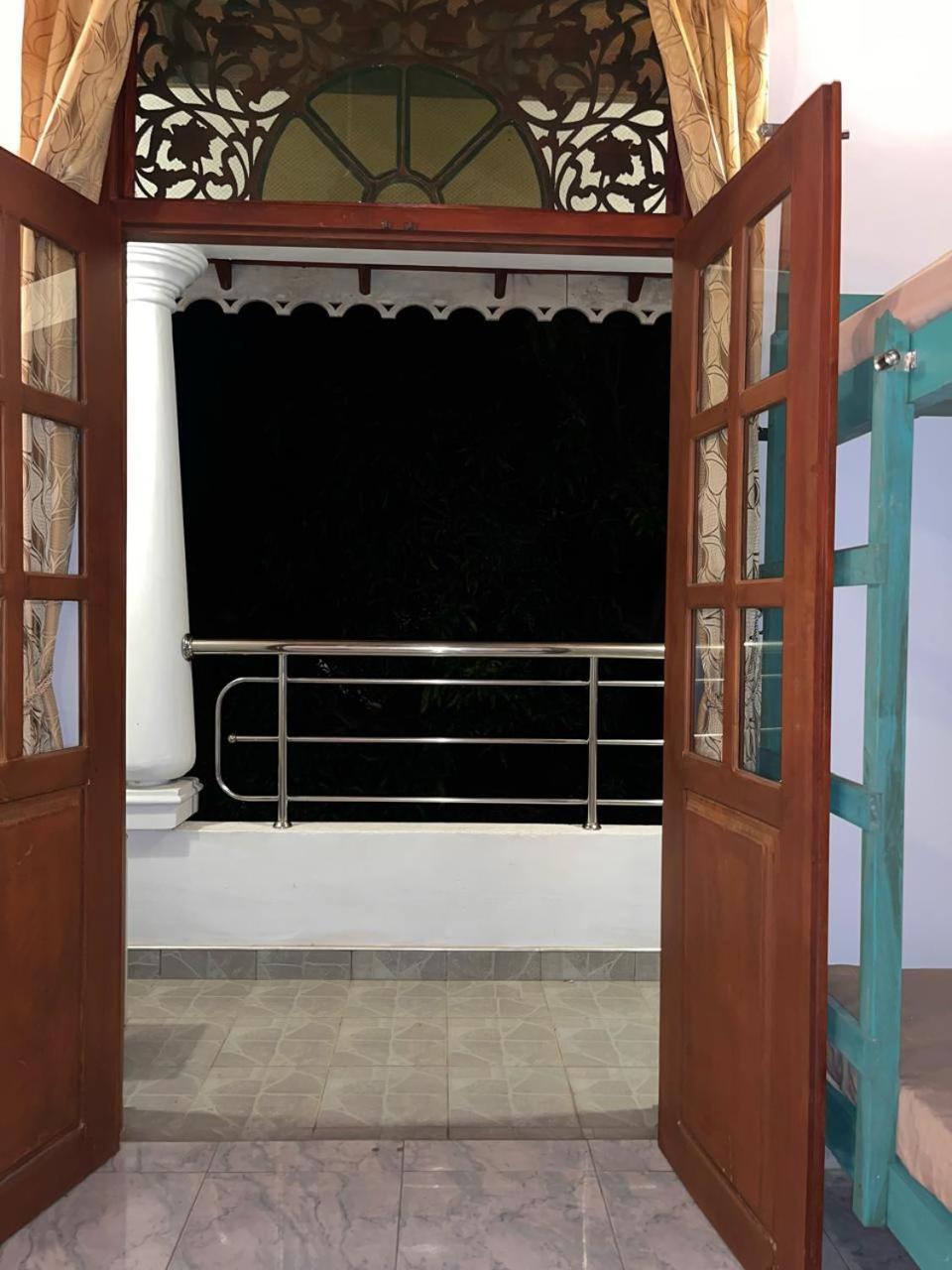 Ceylon Glory Hostel Negombo Eksteriør bilde