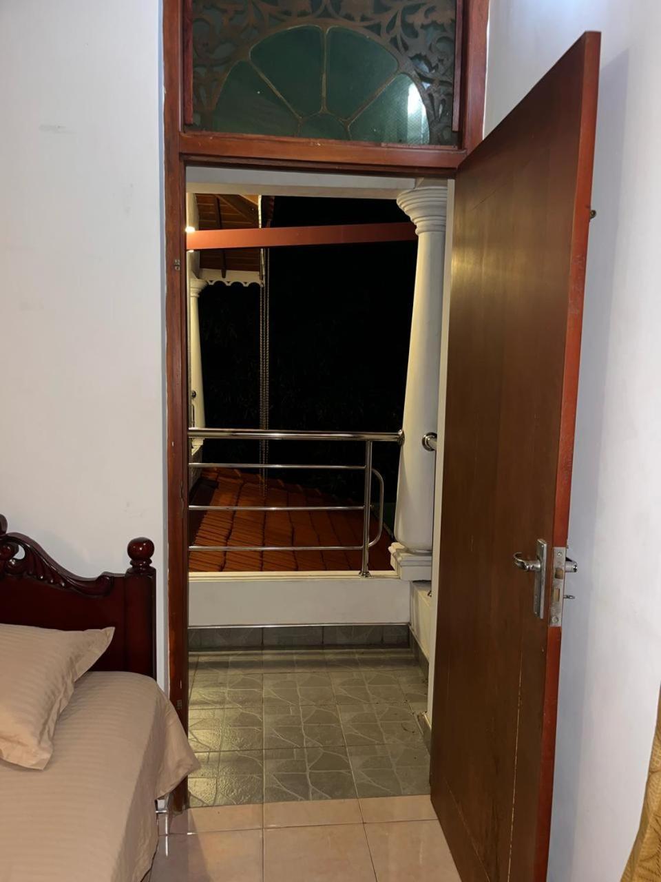 Ceylon Glory Hostel Negombo Eksteriør bilde